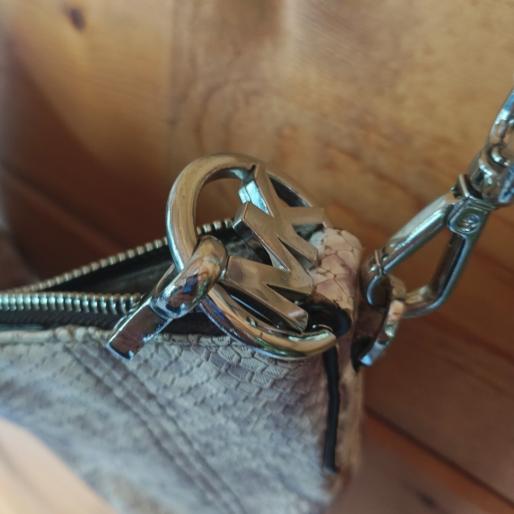 Michael Kors snake embossed handbag has multiple pockets Lightly‎ Used ZA4 - Picture 3 of 12